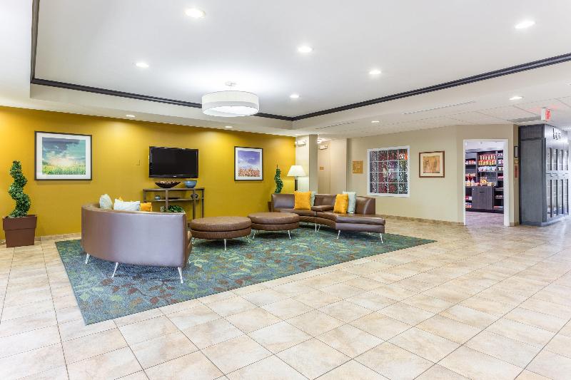فندق Candlewood Suites Aurora Naperville, An Ihg