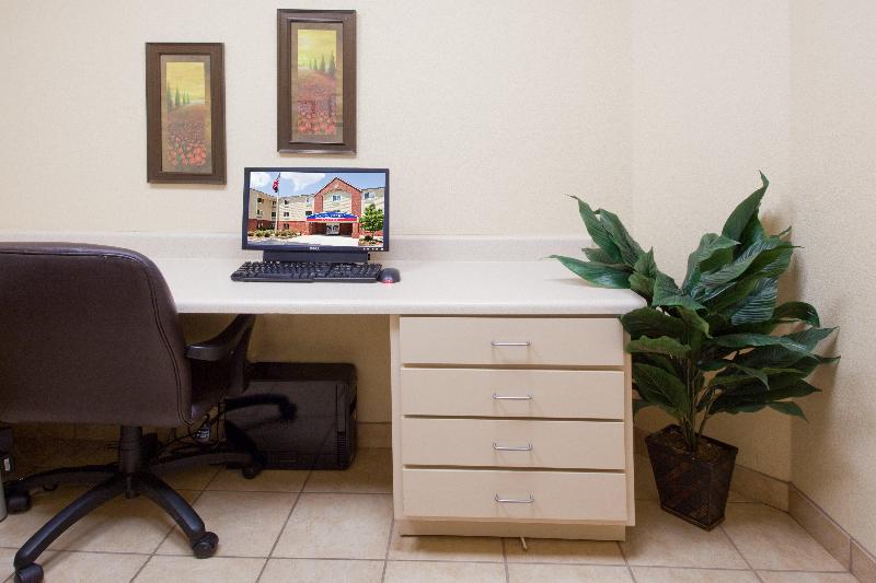 Отель Candlewood Suites Augusta, An Ihg