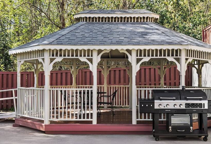 Отель Candlewood Suites Augusta, An Ihg