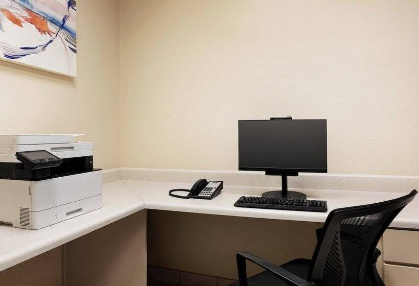 Отель Candlewood Suites Augusta, An Ihg