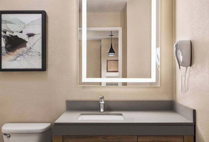 Отель Candlewood Suites Augusta, An Ihg