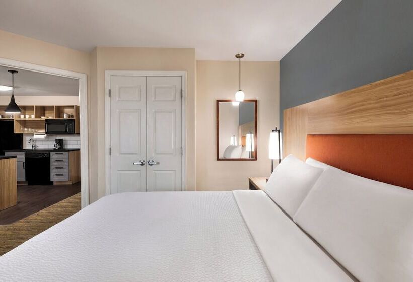 Отель Candlewood Suites Augusta, An Ihg