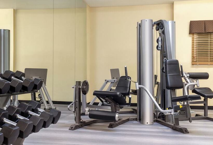 Отель Candlewood Suites Augusta, An Ihg