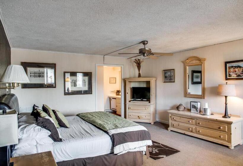 فندق Cliff Dwellers Inn