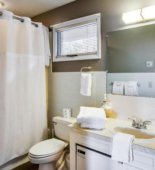 فندق Cliff Dwellers Inn