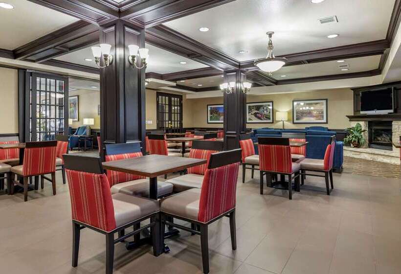 Отель Comfort Inn & Suites Texas Hill Country