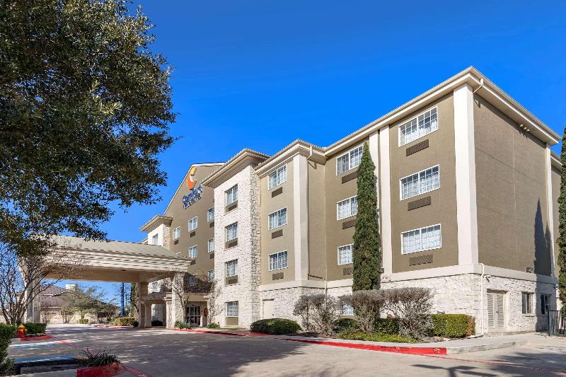 Отель Comfort Inn & Suites Texas Hill Country