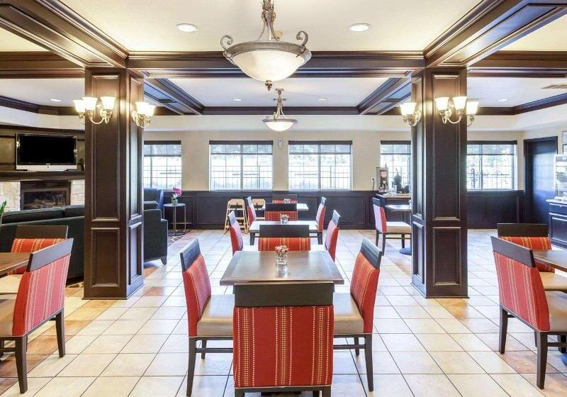 Отель Comfort Inn & Suites Texas Hill Country