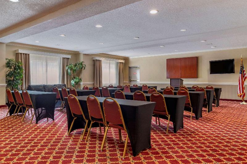 Отель Comfort Inn & Suites Texas Hill Country