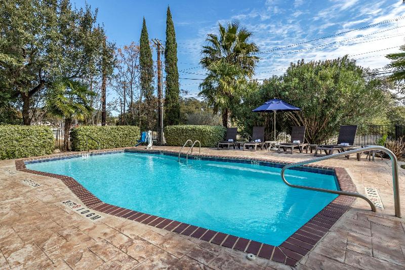 Отель Comfort Inn & Suites Texas Hill Country