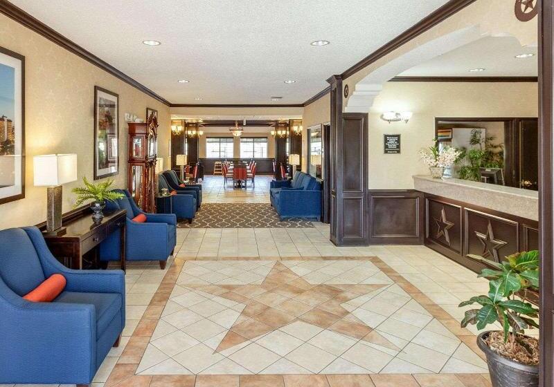 Отель Comfort Inn & Suites Texas Hill Country