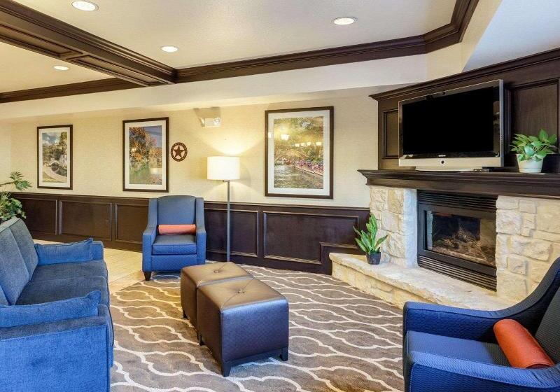 Отель Comfort Inn & Suites Texas Hill Country