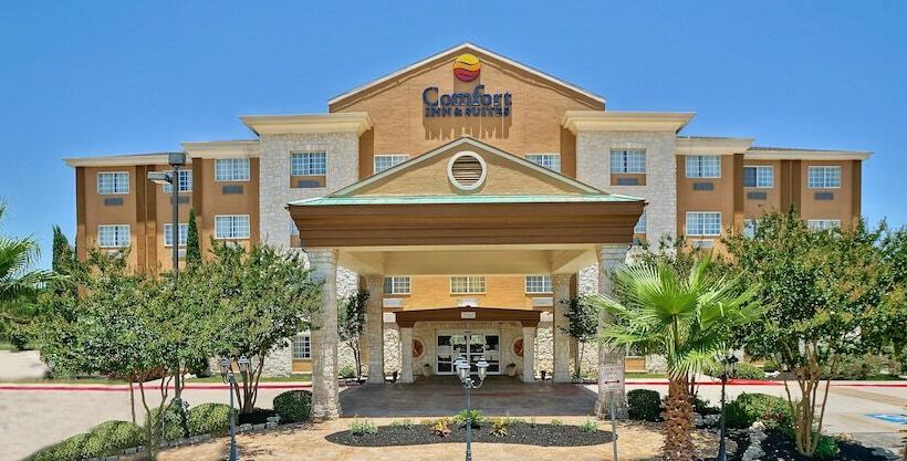 Отель Comfort Inn & Suites Texas Hill Country