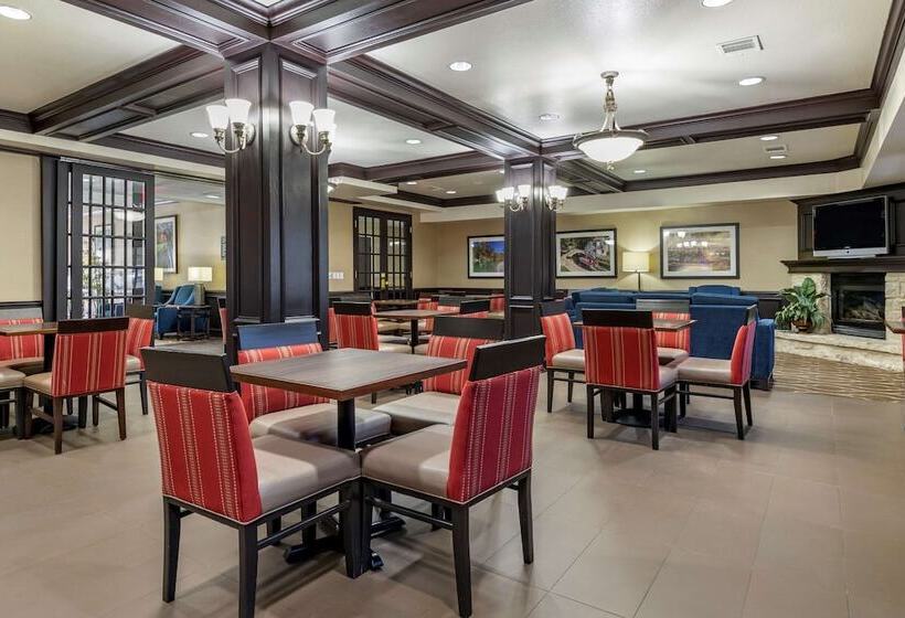 Отель Comfort Inn & Suites Texas Hill Country