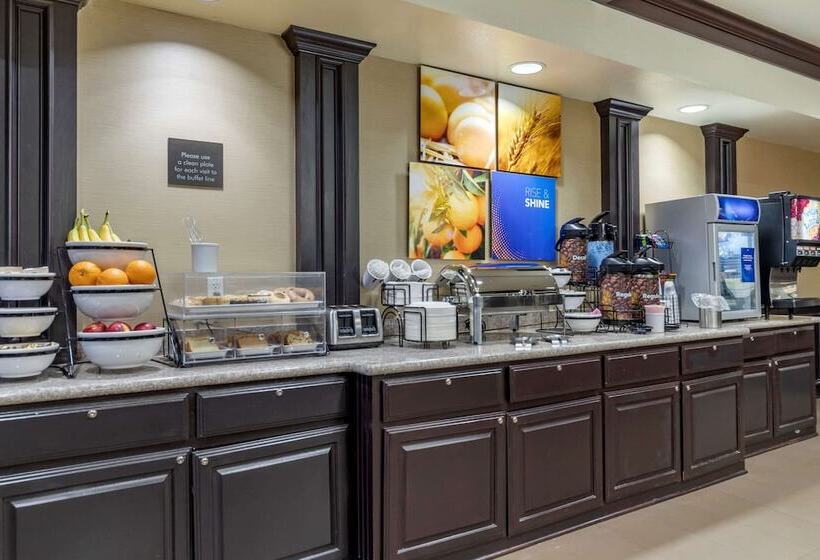 Отель Comfort Inn & Suites Texas Hill Country