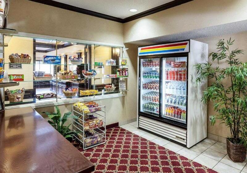 Отель Comfort Inn & Suites Texas Hill Country