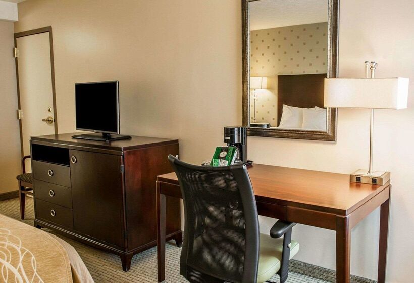 ホテル Comfort Inn Bloomington Near University