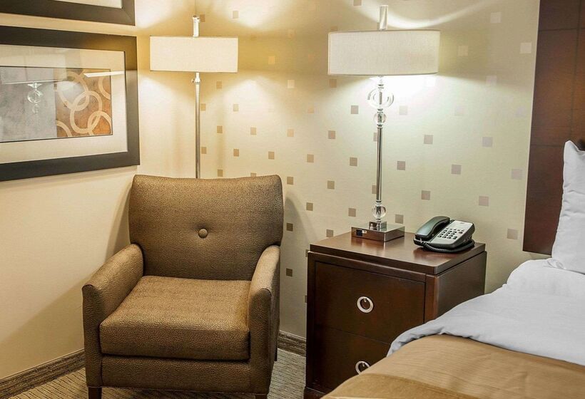 ホテル Comfort Inn Bloomington Near University