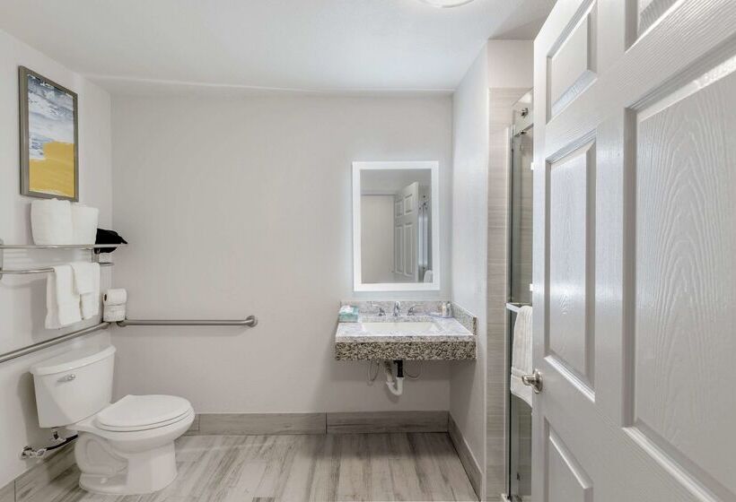 فندق Comfort Inn & Suites