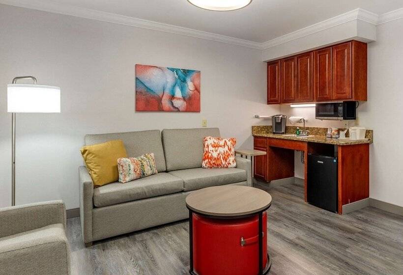 호텔 Comfort Inn & Suites