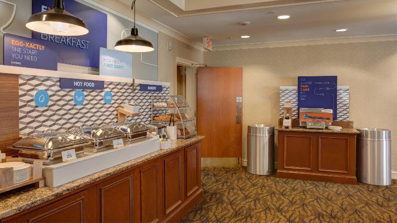 호텔 Comfort Inn & Suites