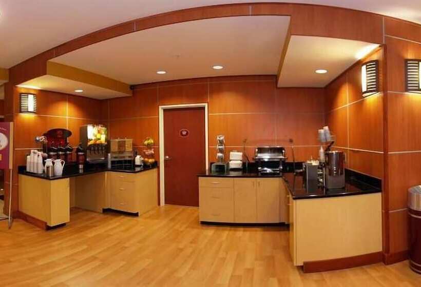 酒店 Comfort Suites Panama City Near Tyndall Afb