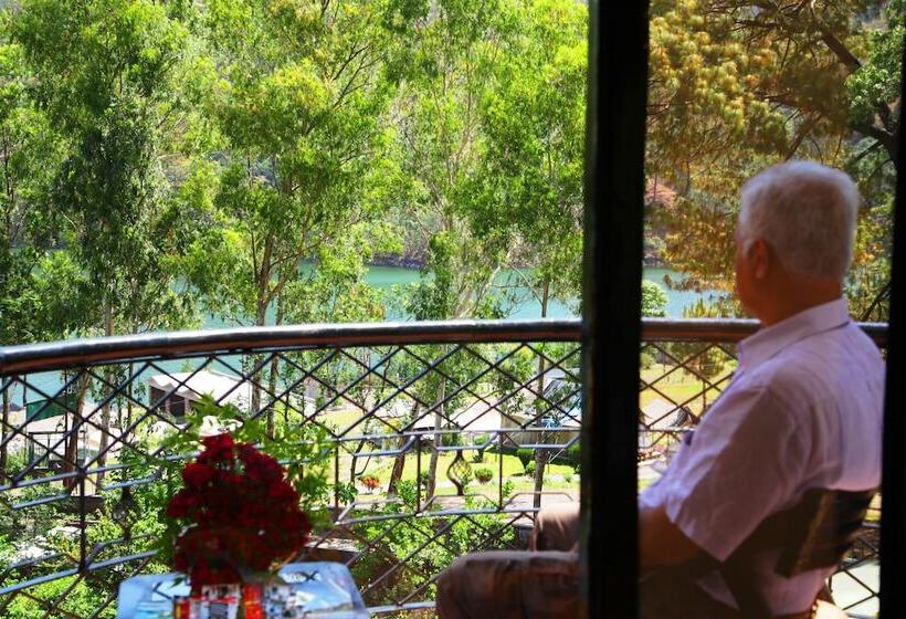 בית מלון כפרי Country Inn Sattal