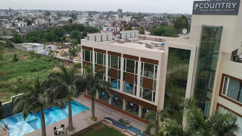 فندق Country Inn & Suites By Radisson Jammu
