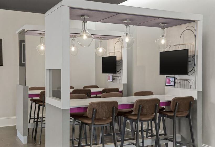 Отель Crowne Plaza Greenville, An Ihg