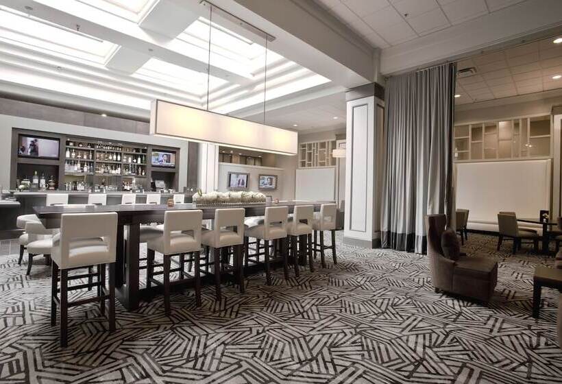 Отель Crowne Plaza Greenville, An Ihg