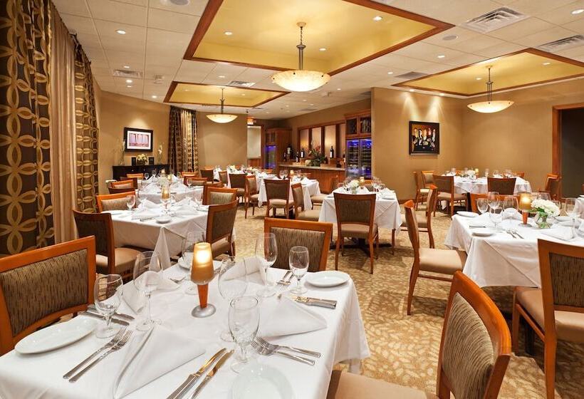 Отель Crowne Plaza Greenville, An Ihg