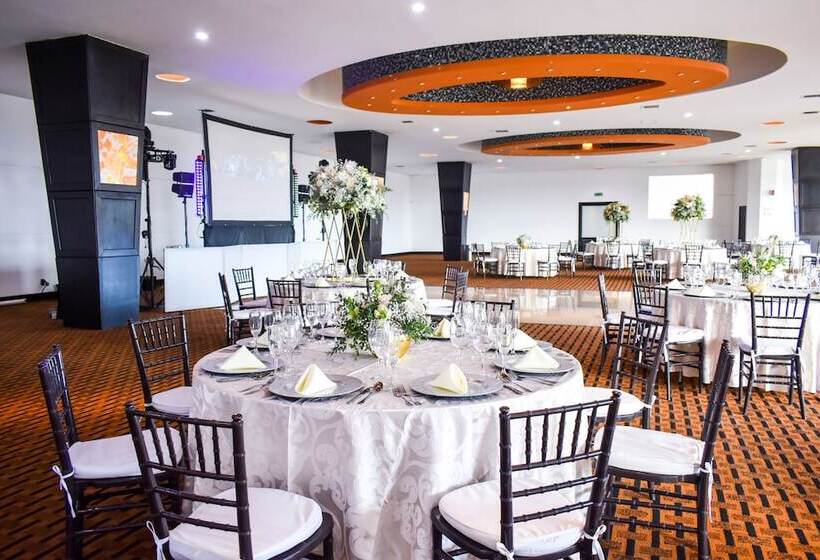 Отель Hilton Queretaro