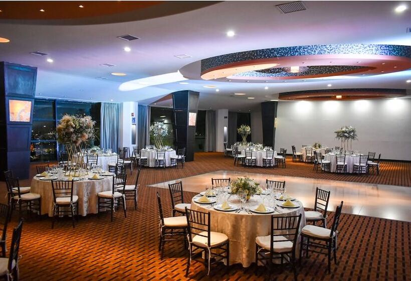 Отель Hilton Queretaro