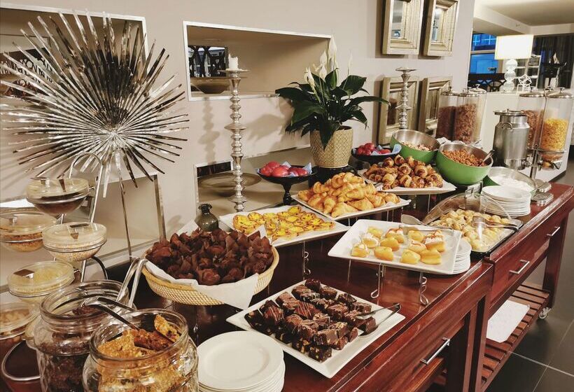 فندق Doubletree By Hilton Cape Town Upper Eastside