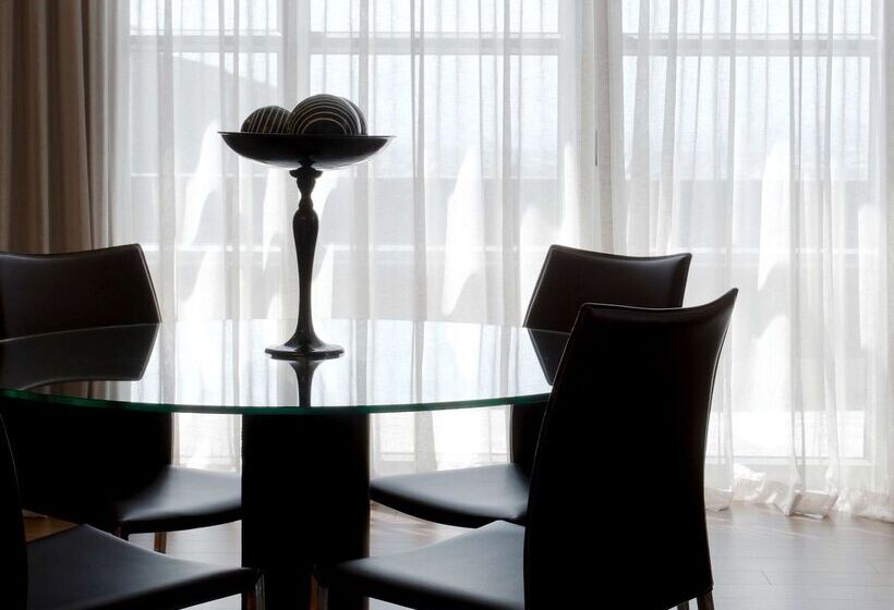 فندق Doubletree By Hilton Cape Town Upper Eastside