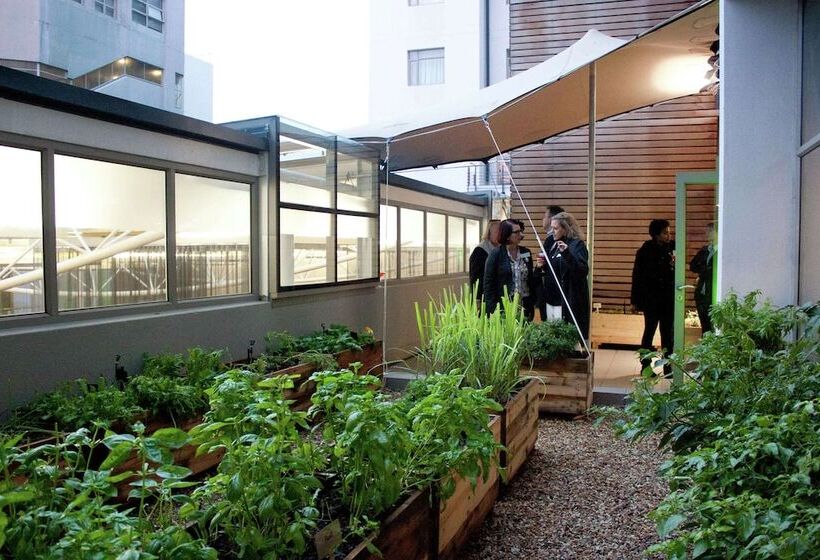 فندق Doubletree By Hilton Cape Town Upper Eastside