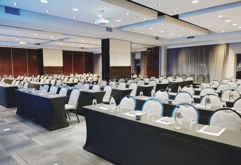 فندق Doubletree By Hilton Cape Town Upper Eastside