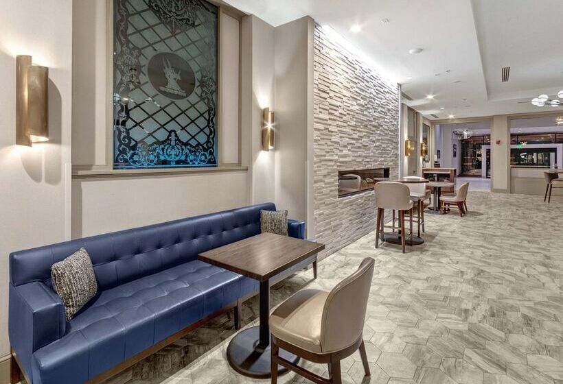 Doubletree By Hilton Hotel Charlottesville