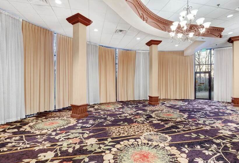 Doubletree By Hilton Hotel Charlottesville