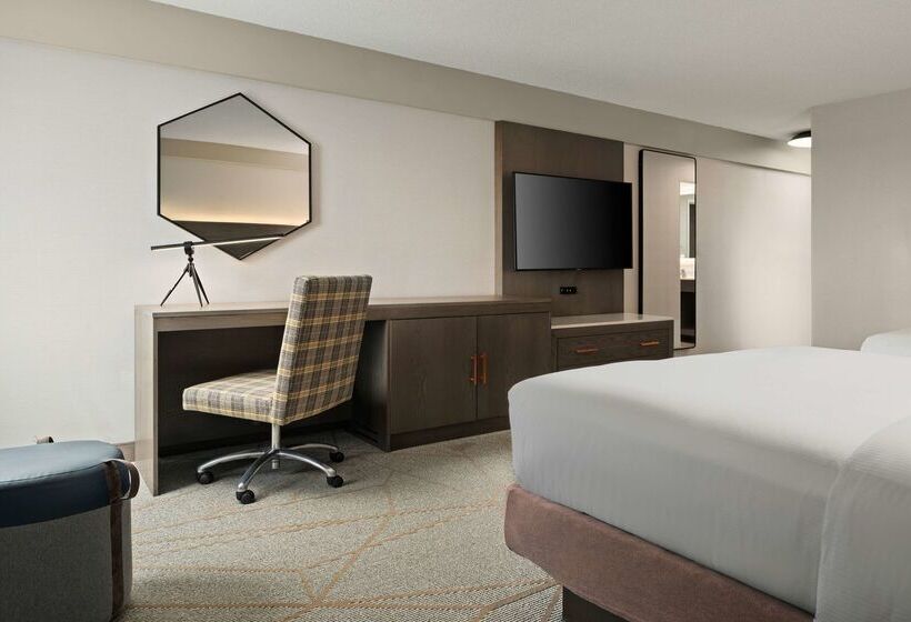 فندق Doubletree By Hilton Pittsburgh Airport