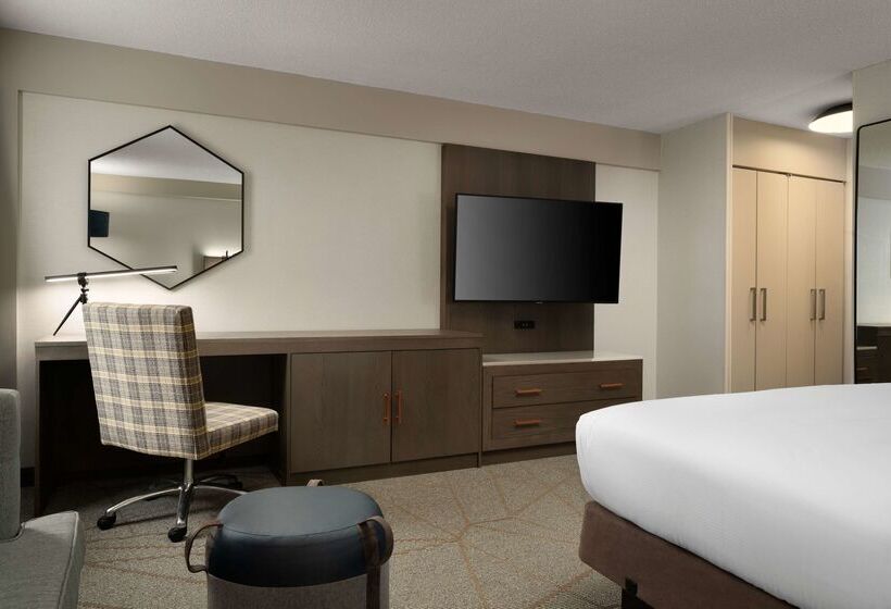 فندق Doubletree By Hilton Pittsburgh Airport
