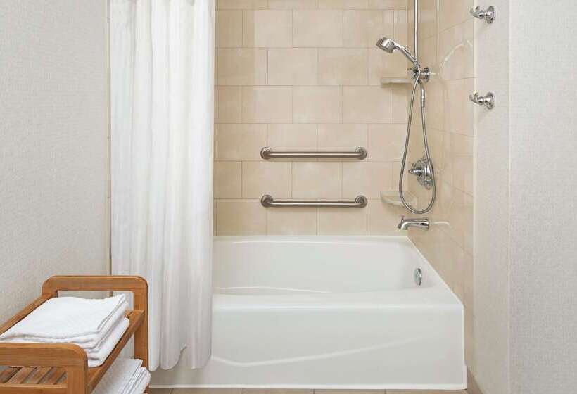 Отель Doubletree Raleigh Durham Airport At Research Triangle Park