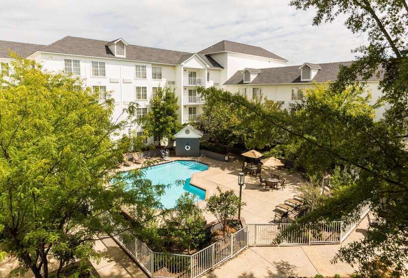 Отель Doubletree Raleigh Durham Airport At Research Triangle Park