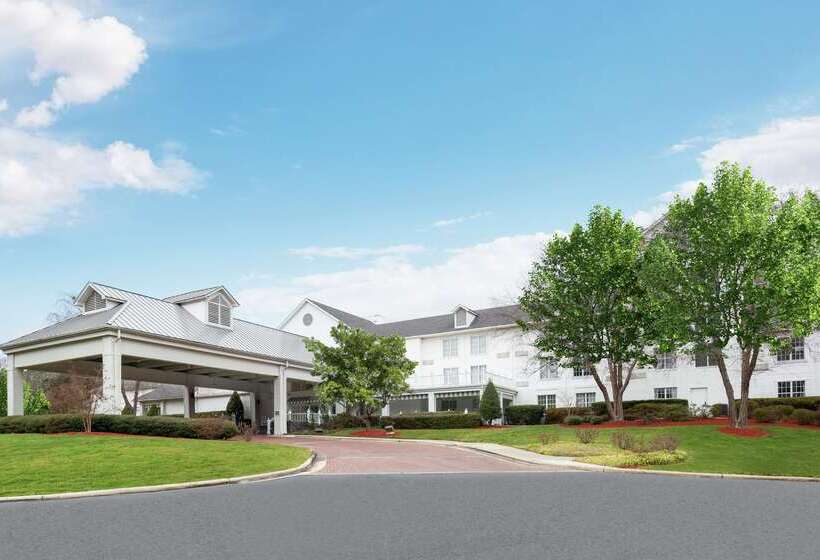 Отель Doubletree Raleigh Durham Airport At Research Triangle Park