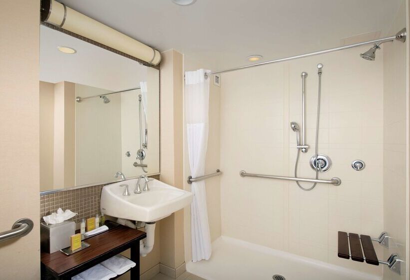 ホテル Doubletree By Hilton Sterling Dulles Airport