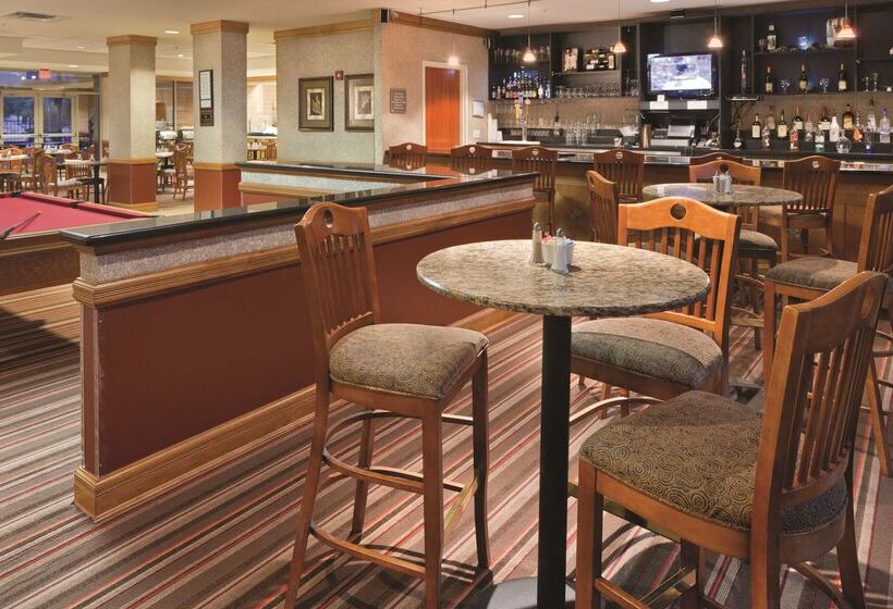 Отель Doubletree By Hilton Dallas   Farmers Branch