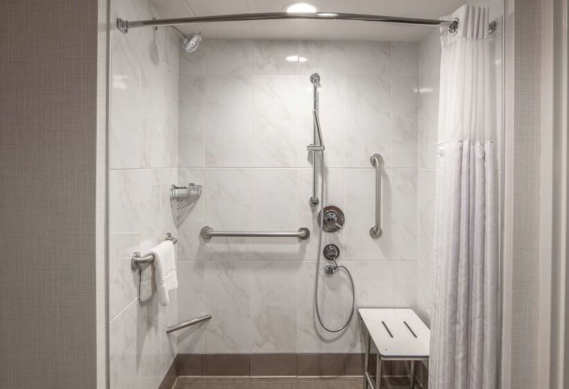 Отель Doubletree By Hilton Dallas   Farmers Branch