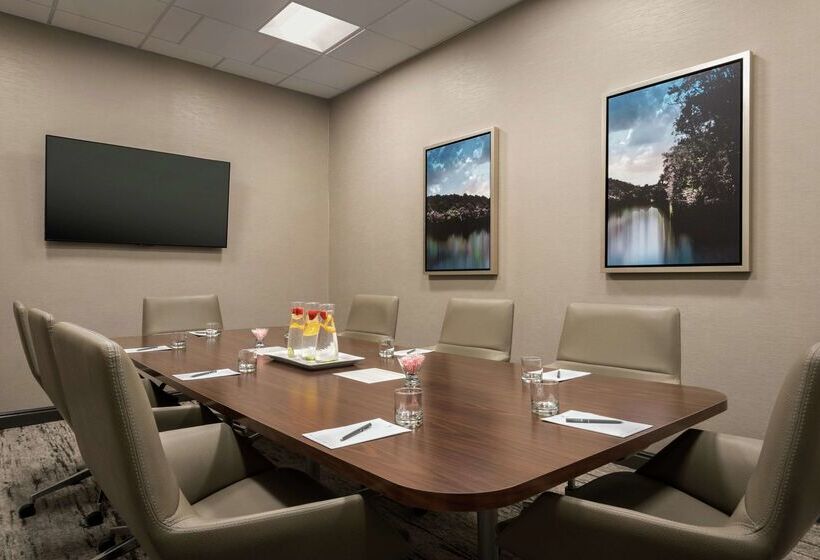 فندق Embassy Suites By Hilton Atlanta Alpharetta