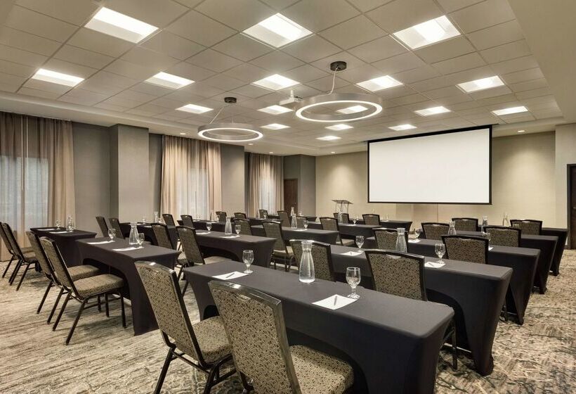 فندق Embassy Suites By Hilton Atlanta Alpharetta
