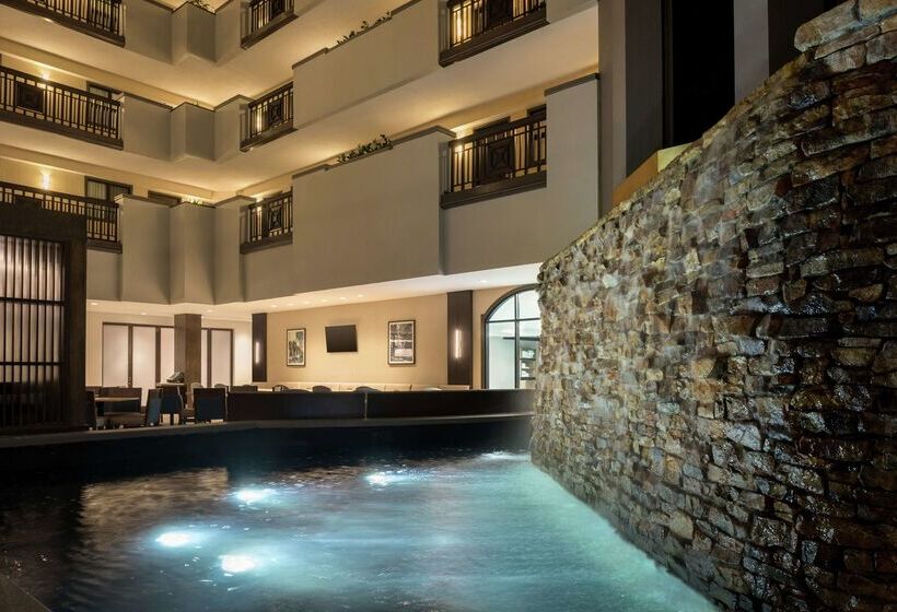 فندق Embassy Suites By Hilton Atlanta Alpharetta